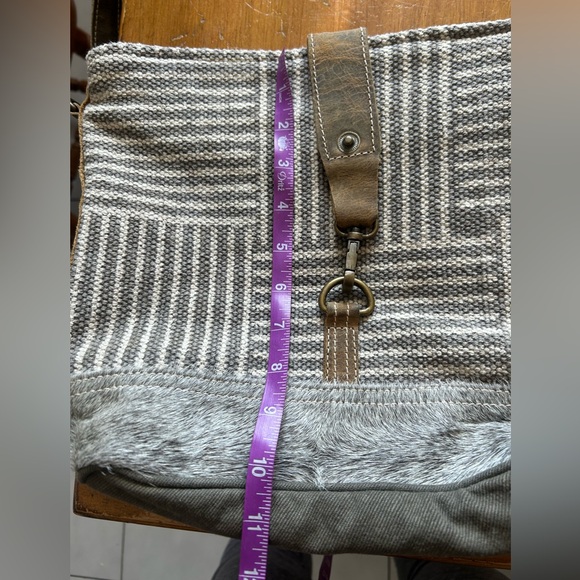 NEW Myra Bag Shoulder bag with regulator/ Neutral colors - Picture 10 of 12